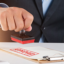 金蝶軟件不僅管審批，還提供金蝶在線(xiàn)會(huì)計(jì)、金蝶kis云專(zhuān)業(yè)版、金蝶進(jìn)銷(xiāo)存軟件、金蝶在線(xiàn)進(jìn)銷(xiāo)存、金蝶精斗云、財(cái)務(wù)軟件、金蝶云星辰、倉(cāng)庫(kù)管理軟件、金蝶網(wǎng)頁(yè)版產(chǎn)品服務(wù)。